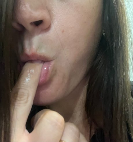 Clara Bella_ モデル 写真