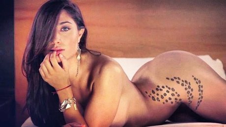 Bel n Lavall n セックスモデル 画像