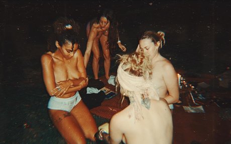 妊娠中のアジア人オンリーファンズ 美しいヌード 画像