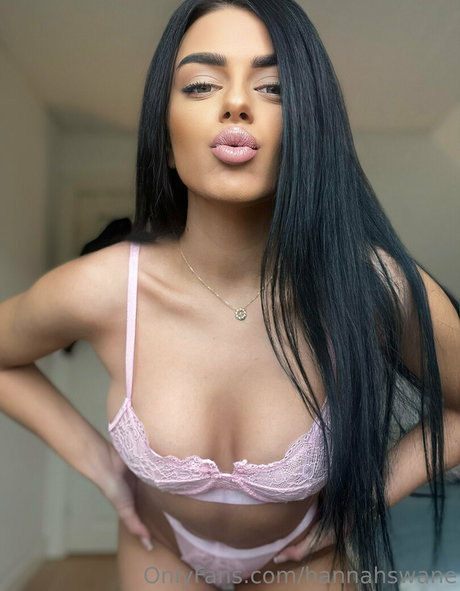 ヌード 屋外 OnlyFans セクシーヌード 画像