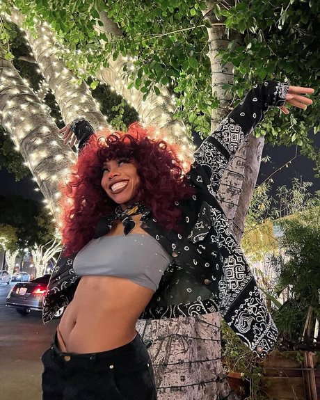 Kiera Please ヌード女優 写真