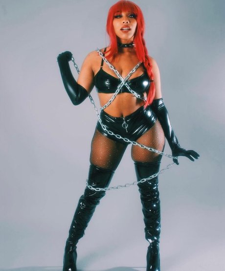 Kiera Please かわいいポルノスター 画像