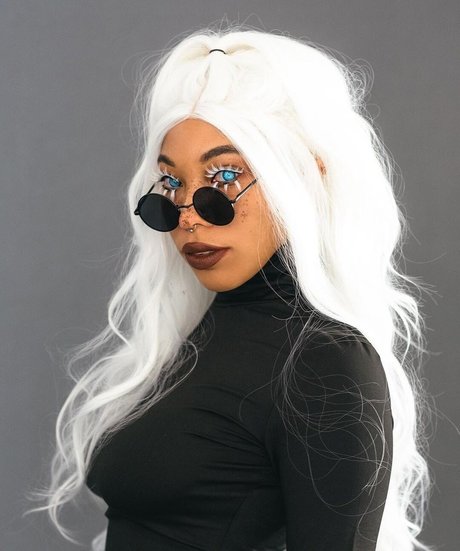 Kiera Please ポルノ女優 写真