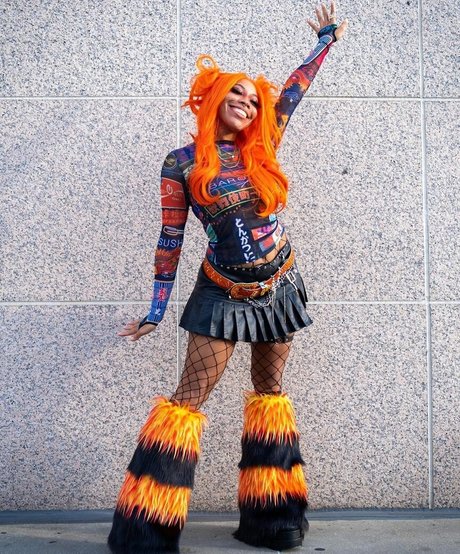 Kiera Please アダルト女優 写真