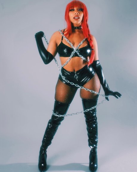 Kiera Please ヌードモデル 写真