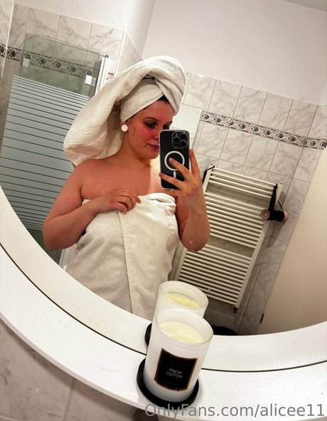 alicee11 ポルノスター ヌード 画像