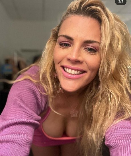 Busy Phillips セクシーなスター ギャラリー