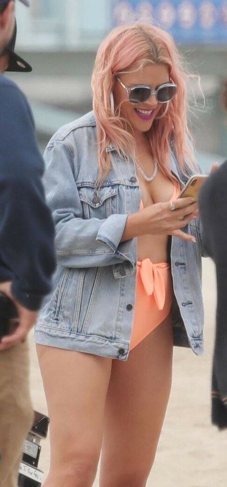 Busy Phillips スター xxx 写真