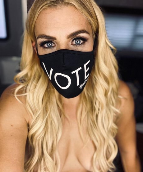 Busy Phillips セックスポルノスター 写真