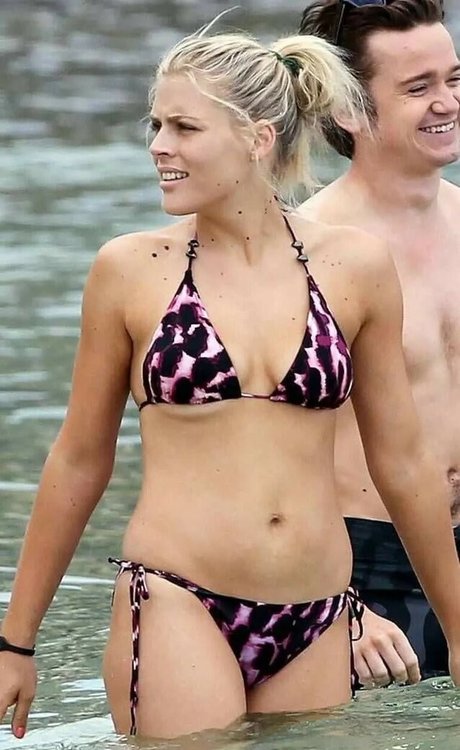 Busy Phillips XXXモデル ギャラリー