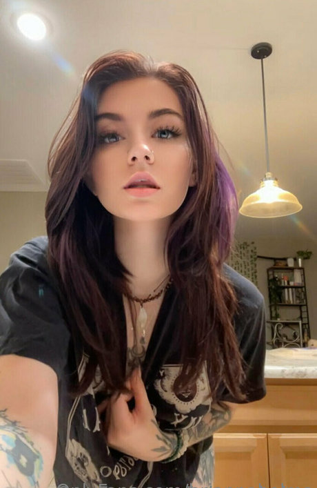 briannaholms セクシーモデル 写真