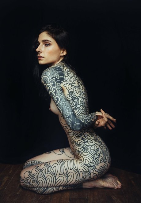 Noemie Doragon エロティック女優 写真