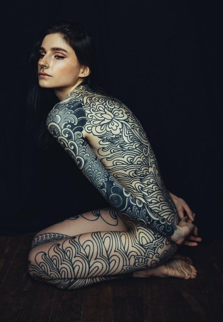 Noemie Doragon ポルノスター エロティック アーカイブ