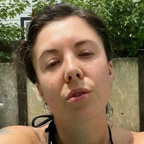 florencecurious 無料モデル 写真