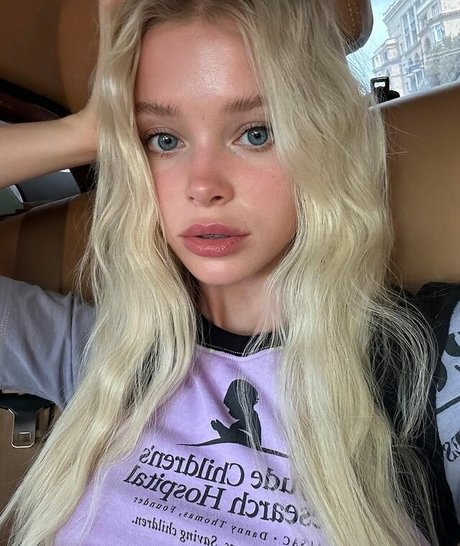 ヌード 屋外 OnlyFans セクシーヌード 写真