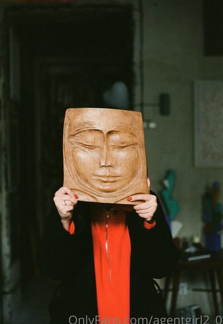 太めのブロンドオンリーファンズ アート裸 ギャラリー