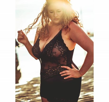 熟女クーガーオンリーファンズ アートxxx ギャラリー