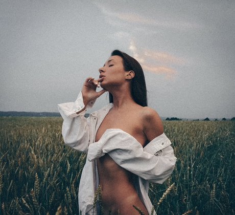 Anastasia Steklova ポルノモデル 写真