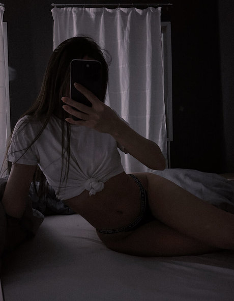 セクシーなドレスOnlyFans 無料ポルノ 画像