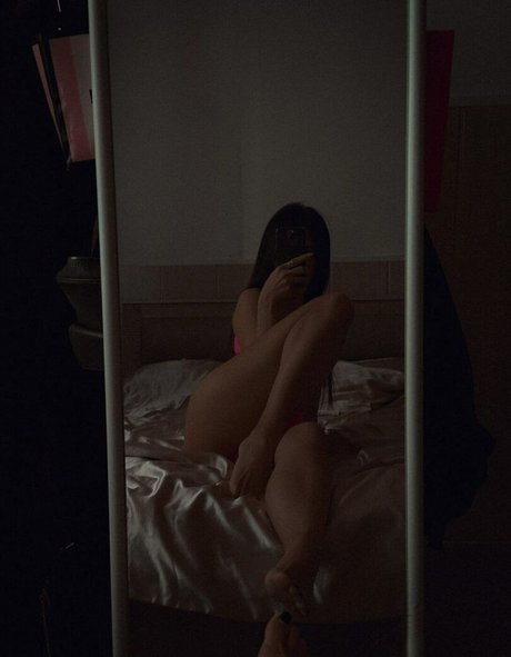 汚れた足オンリーファンズ ポルノグラフィック 写真