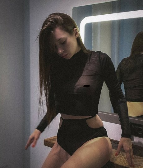 Anastasia Steklova エロティックモデル 写真