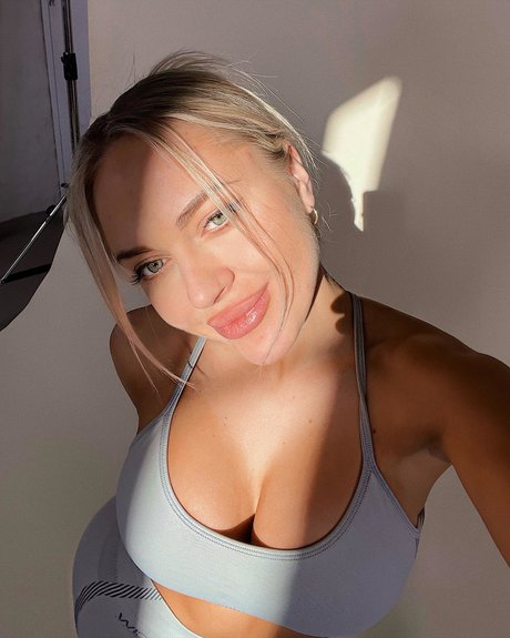 アジアンツインズOnlyFans ホット裸 ギャラリー