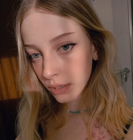 ダーティトークオンリーファンズ 無料アダルト 写真