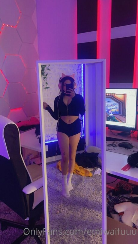 emiserinaa アダルト女優 アーカイブ