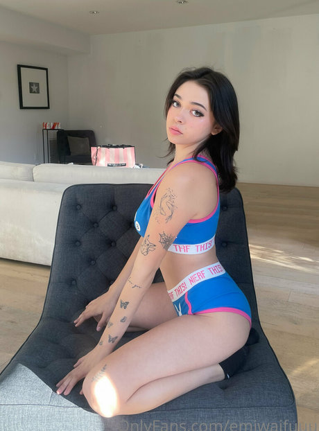 emiserinaa ポルノスター ギャラリー