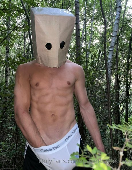 18歳のオンリーファンズ セクシーヌード 写真