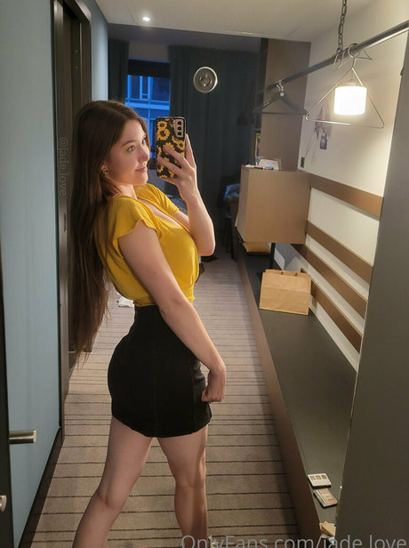 巨乳 パイズリ OnlyFans 美しい裸 写真