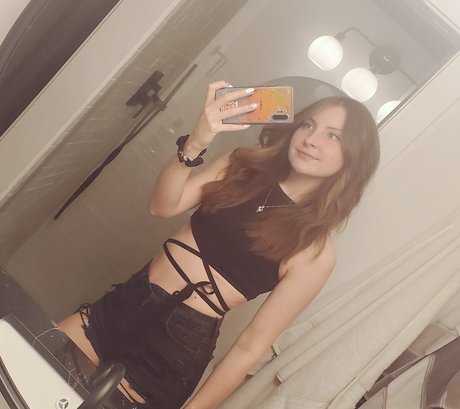 黒檀の猫オンリーファンズ 無料エロ 写真