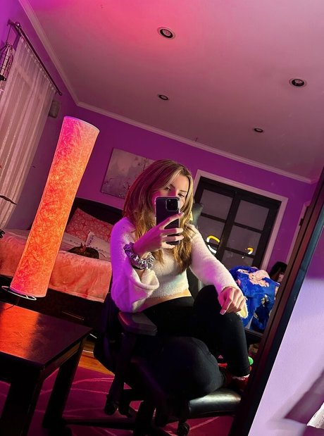 Vkunia ヌードスター ギャラリー