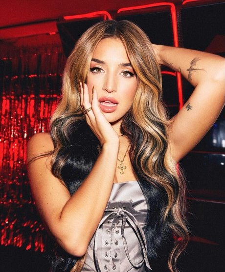 巨乳のオンリーファンズ エロ 画像