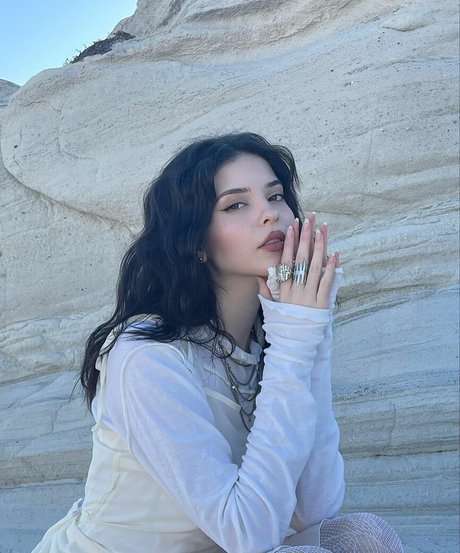 ウェブカメラ オンリーファンズ ヌード 写真