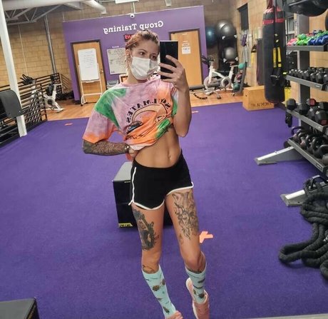 裸の男性 オンリーファンズ セクシーヌード 画像