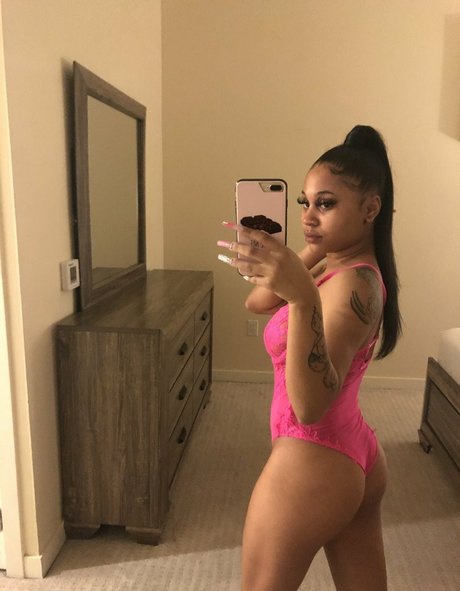 ママ無料OnlyFans ヌード 画像