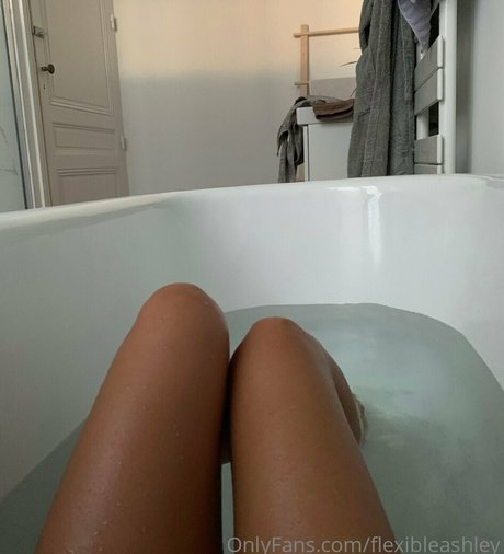 小人ヌードオンリーファンズ 無料アダルト 画像