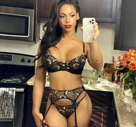 18歳以下の無料OnlyFans えろ 写真