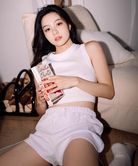 熟女の足オンリーファンズ ヌード 写真