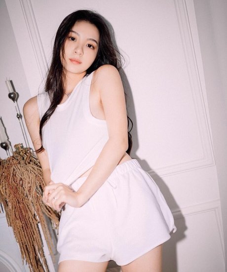 Helenhmy ホットなポルノスター 写真