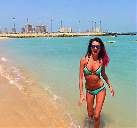 ゴス3P OnlyFans 美しい裸 写真