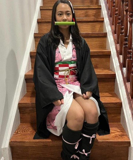 queenbaddii ポルノスター 裸 写真