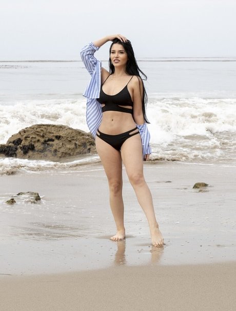 母乳オンリーファン 無料セクシー 画像