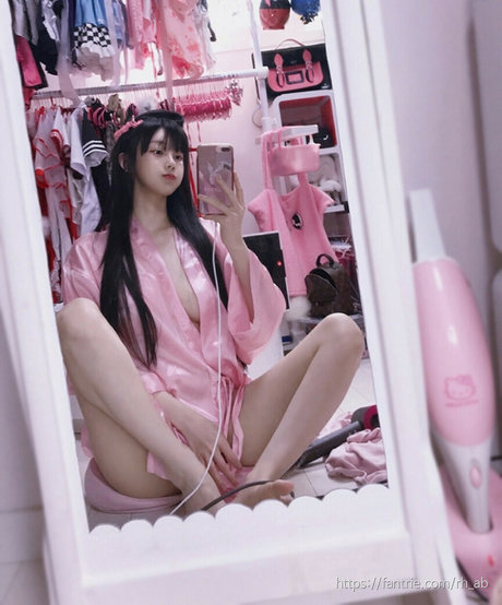 ヌード 屋外 OnlyFans 美しい裸 画像