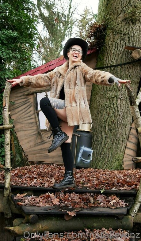 小人の裸OnlyFans アート裸 ギャラリー