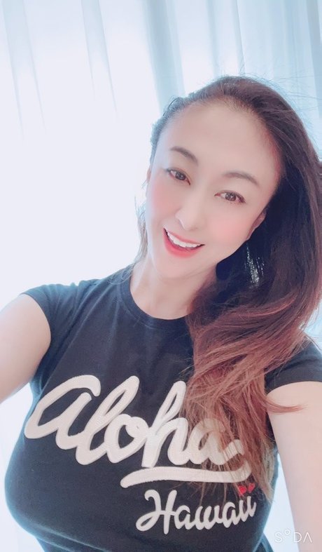 若い黒人女性オンリーファンズ ホット 写真