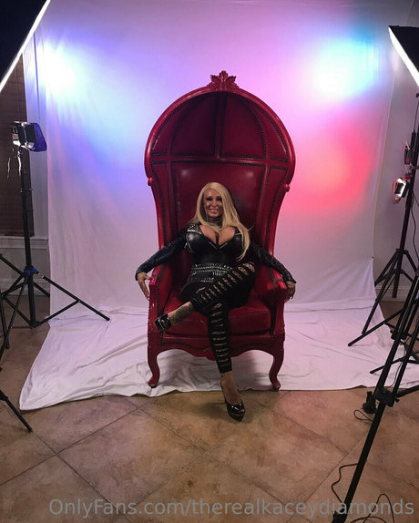 Kacey Diamonds HDポルノスター 画像