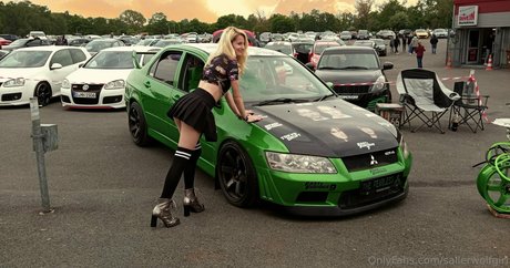 巨大なチンポを持つシーメールオンリーファンズ 無料セクシー ギャラリー