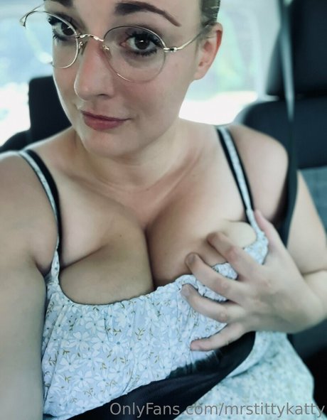 巨大なチンポを持つシーメールオンリーファンズ 美しいxxx アーカイブ